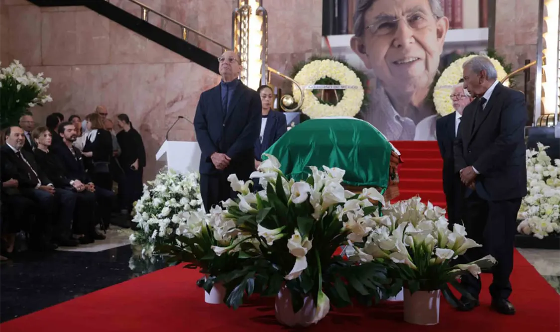Llevar a Cuauhtémoc Cárdenas a la Rotonda de las Personas Ilustres