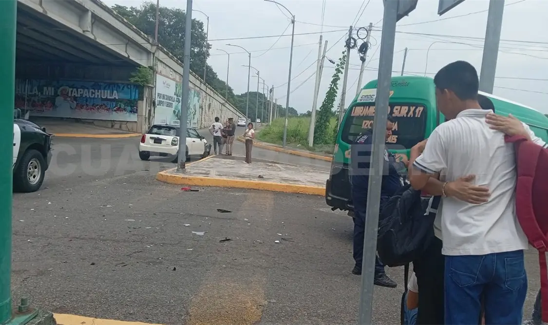 El accidente se dio en el entronque de la carretera Costera con la avenida Central Poniente prolongación. Rafael Victorio / CP